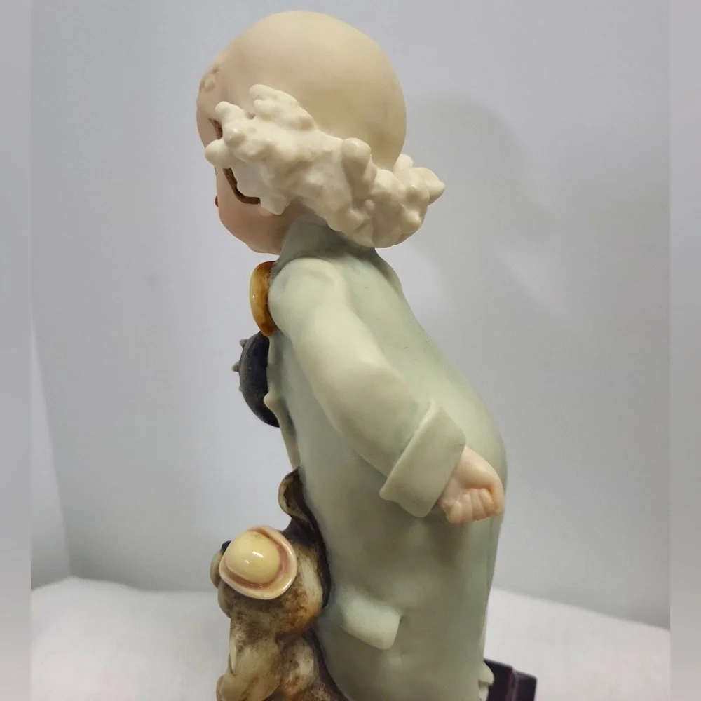 Giuseppe Armani Vintage Little Clown
Boy with Dog 8" Porcelain Figurine - Picture 4 of 9